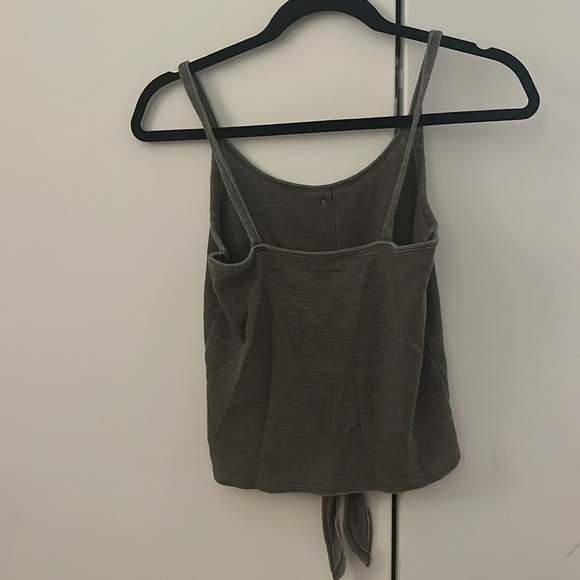 Green tank - Picture 2 of 3